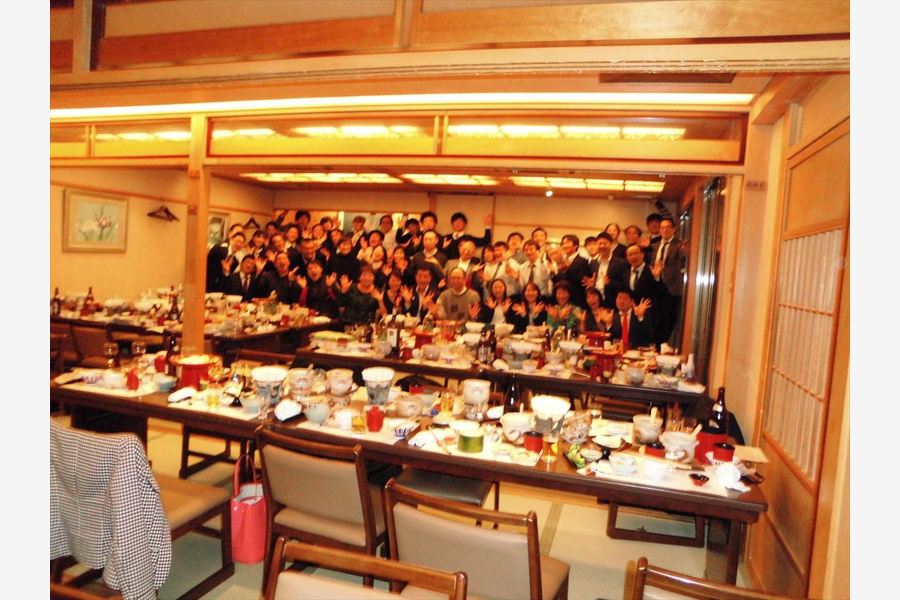「近畿医療学園の忘年会」