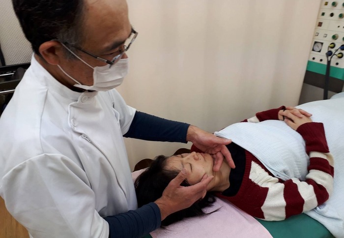 フェイシャルマッサージ