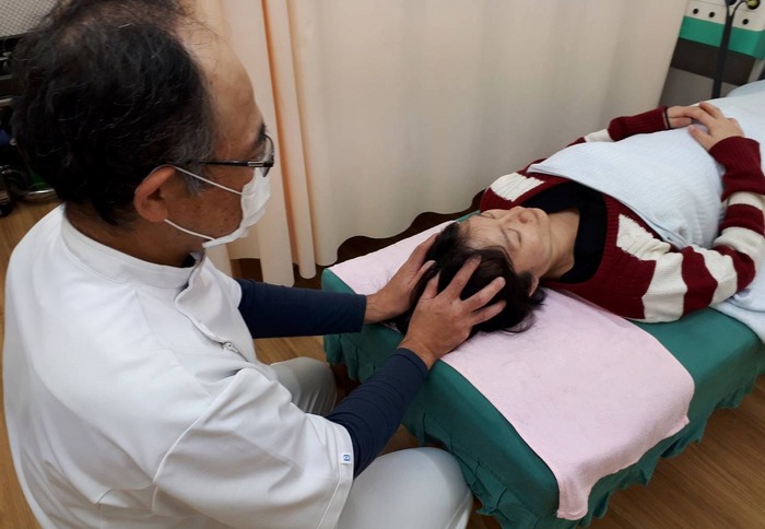 頭皮マッサージ・お顔のツボ刺激